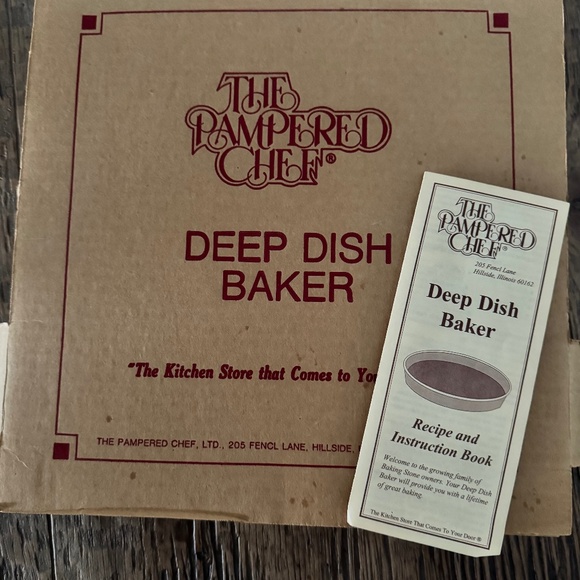 Pampered Chef Deep Dish Baker - Picture 1 of 2